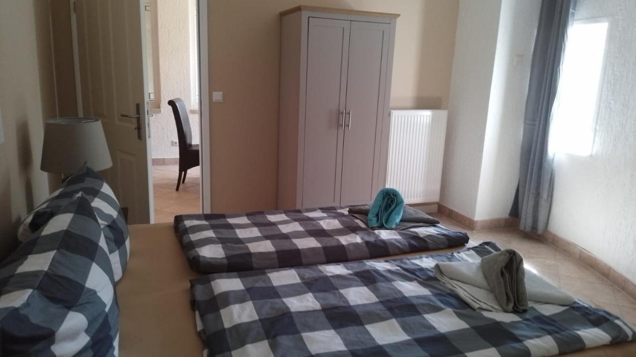 Ferienwohnung Mit Kamin Und Traumhafter Dachterrasse Mit Weitblick In Die Natur Neu Gaarz Exterior photo