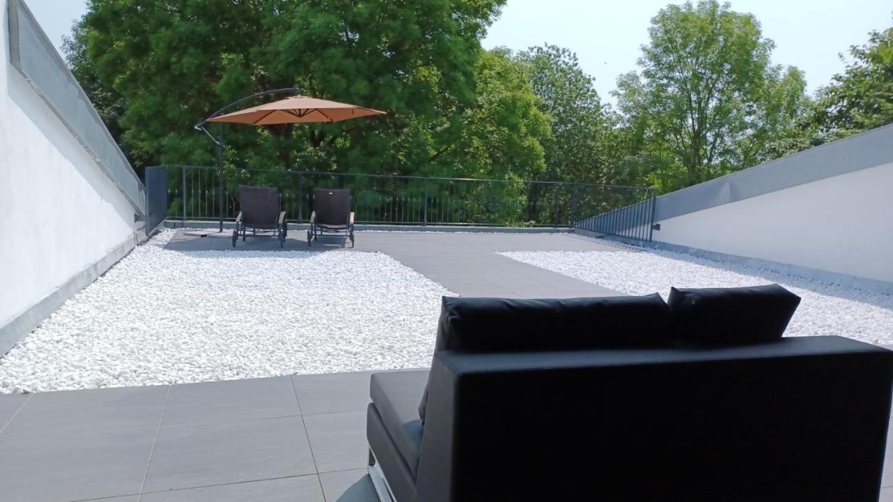 Ferienwohnung Mit Kamin Und Traumhafter Dachterrasse Mit Weitblick In Die Natur Neu Gaarz Exterior photo
