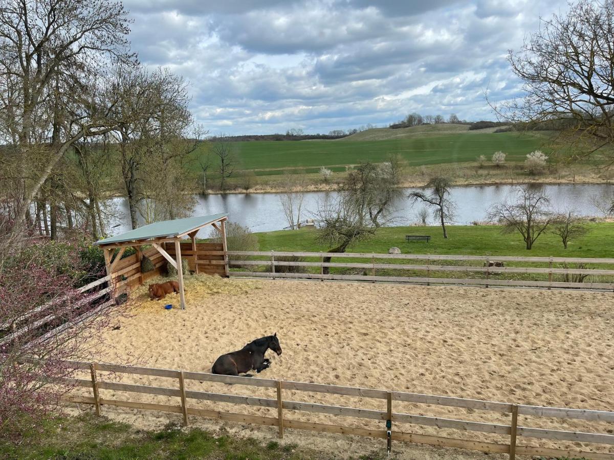 Ferienwohnung Mit Kamin Und Traumhafter Dachterrasse Mit Weitblick In Die Natur Neu Gaarz Exterior photo